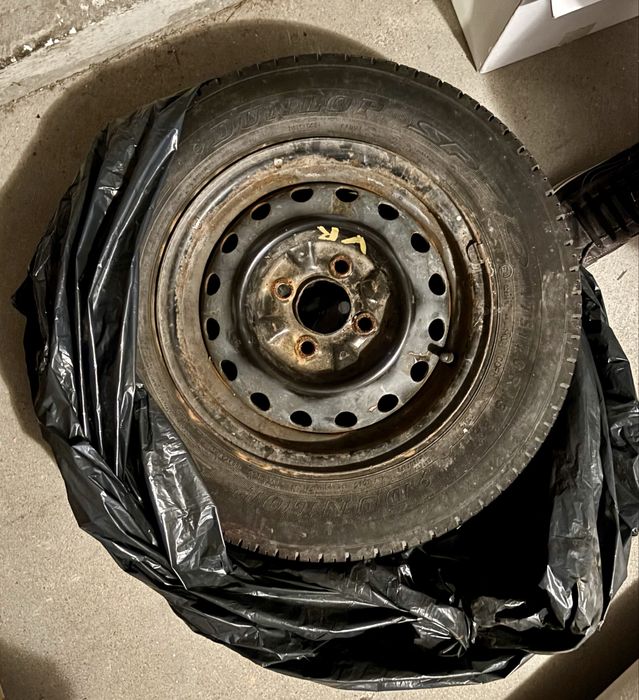 Komplet 4 kół stalowych z oponami Dunlop 175/70 R13 82T