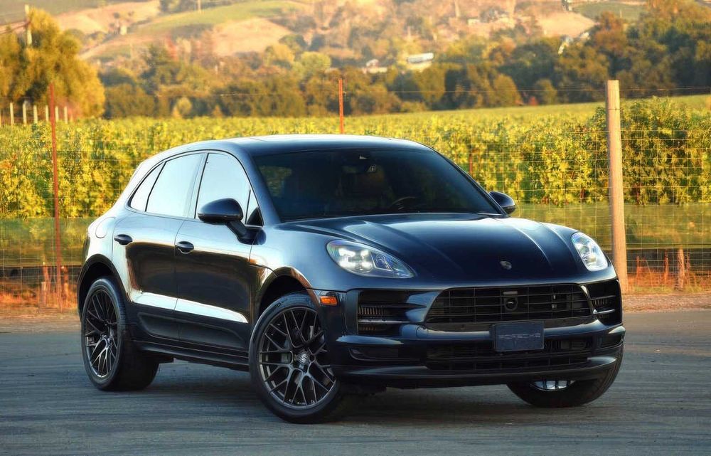 Porsche Macan S      2020
