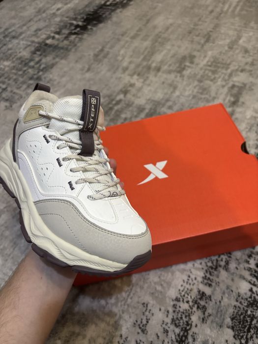 Зимові кросівки xtep зимние кросовкии
