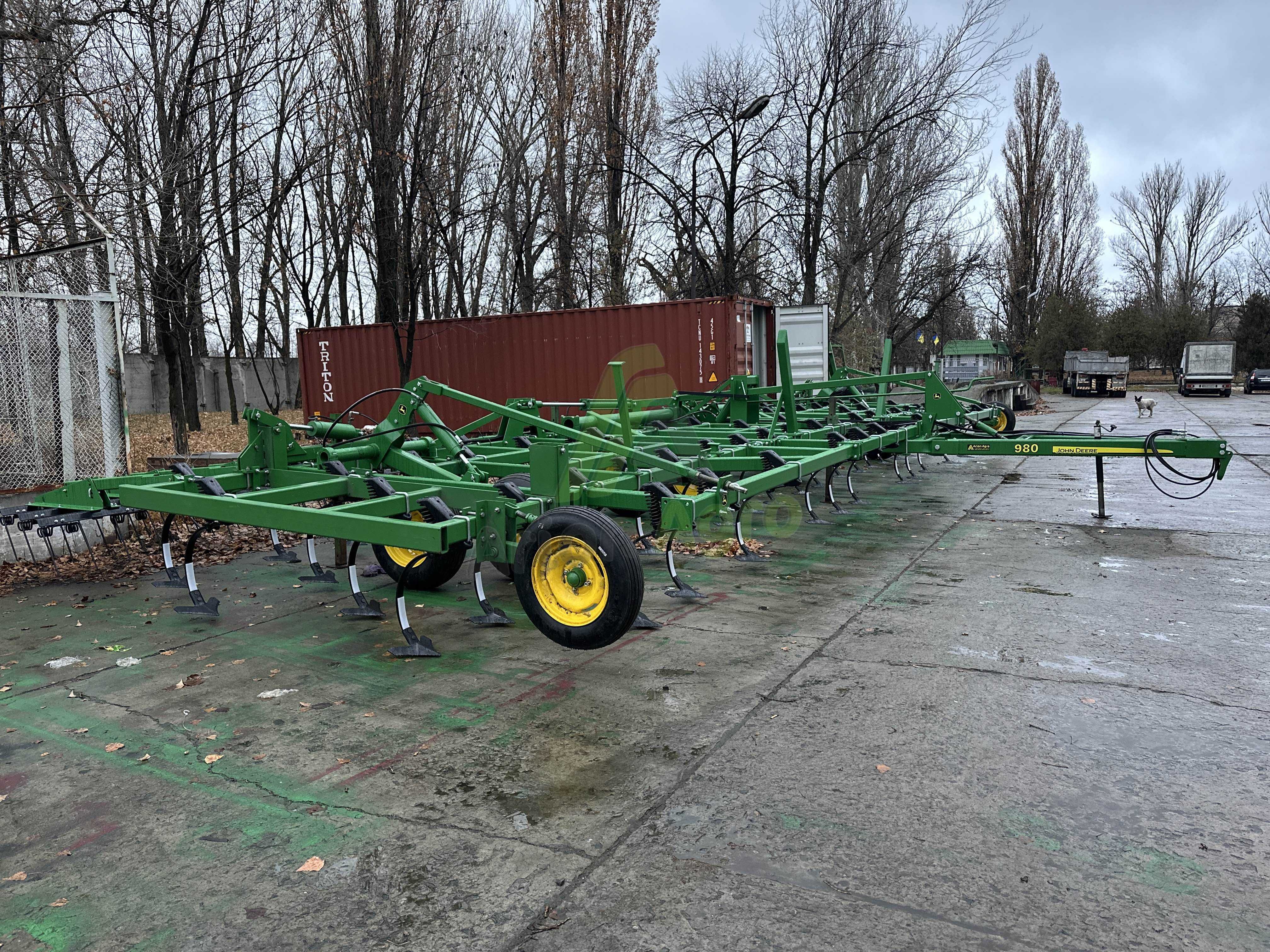 Культиватор Джон Дір 980 John Deere шириною 13 метрів