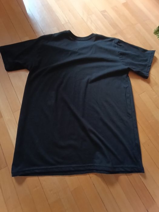 Нова футболка nike