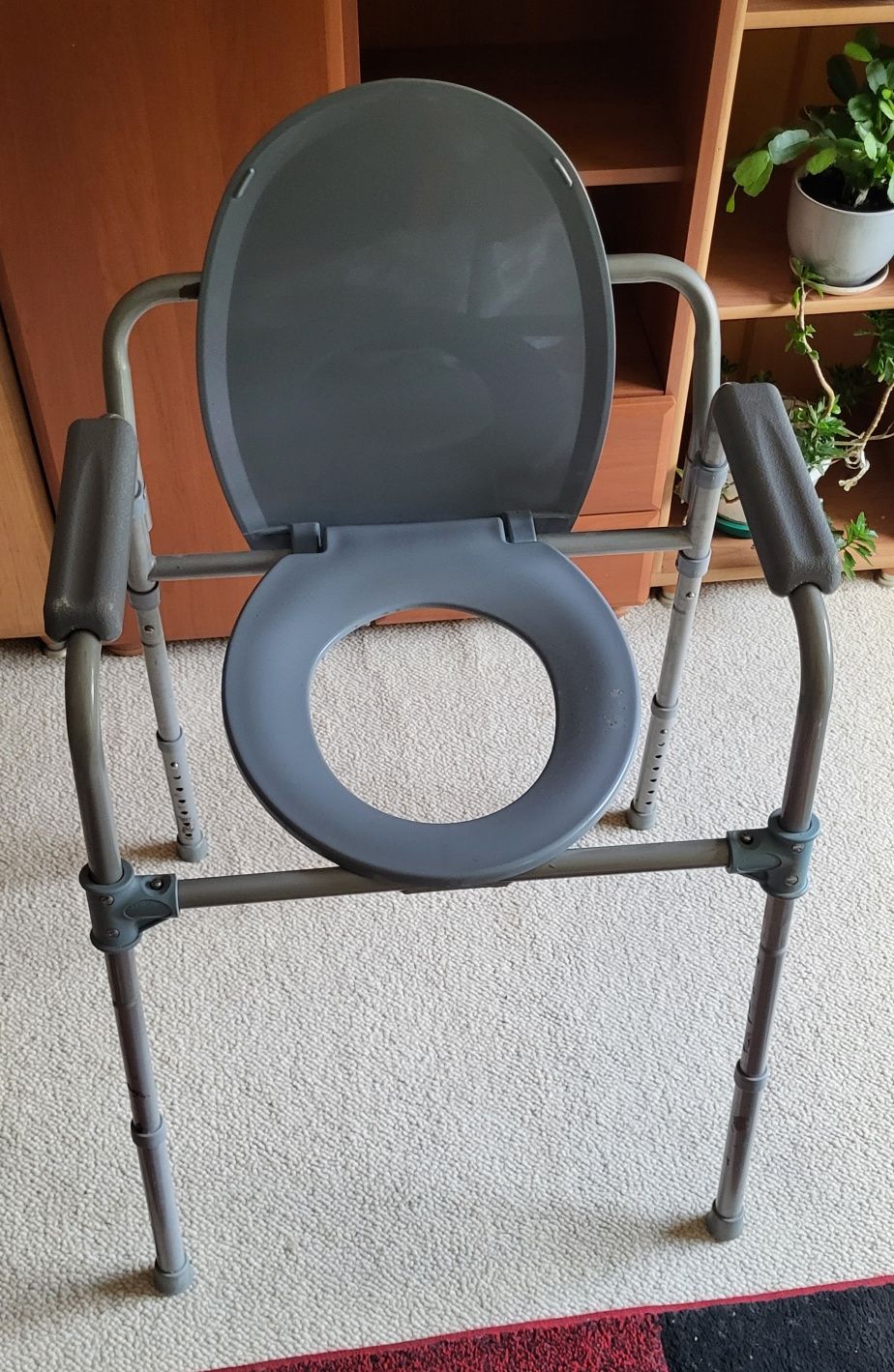 Krzesło toaletowe składane Vitea Care DRVW01 bez wiaderka