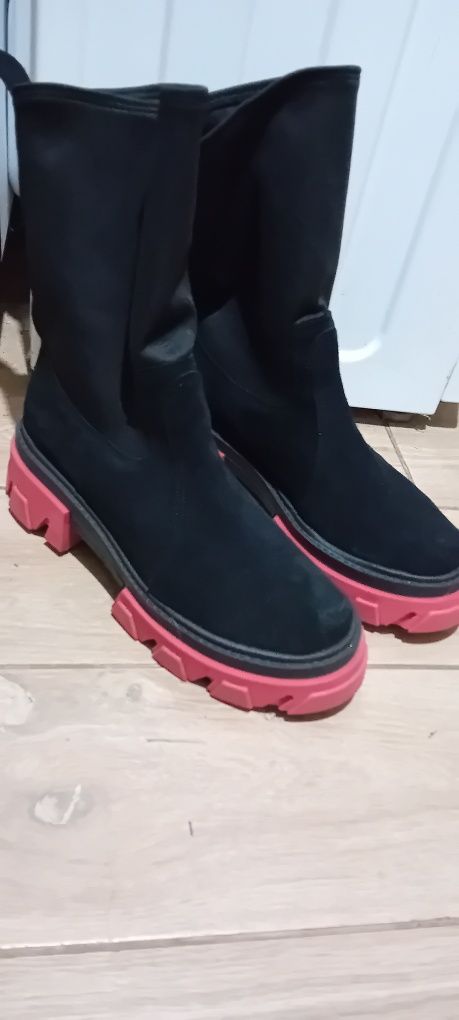 Włoskie buty czerwona podeszwa,skórzane