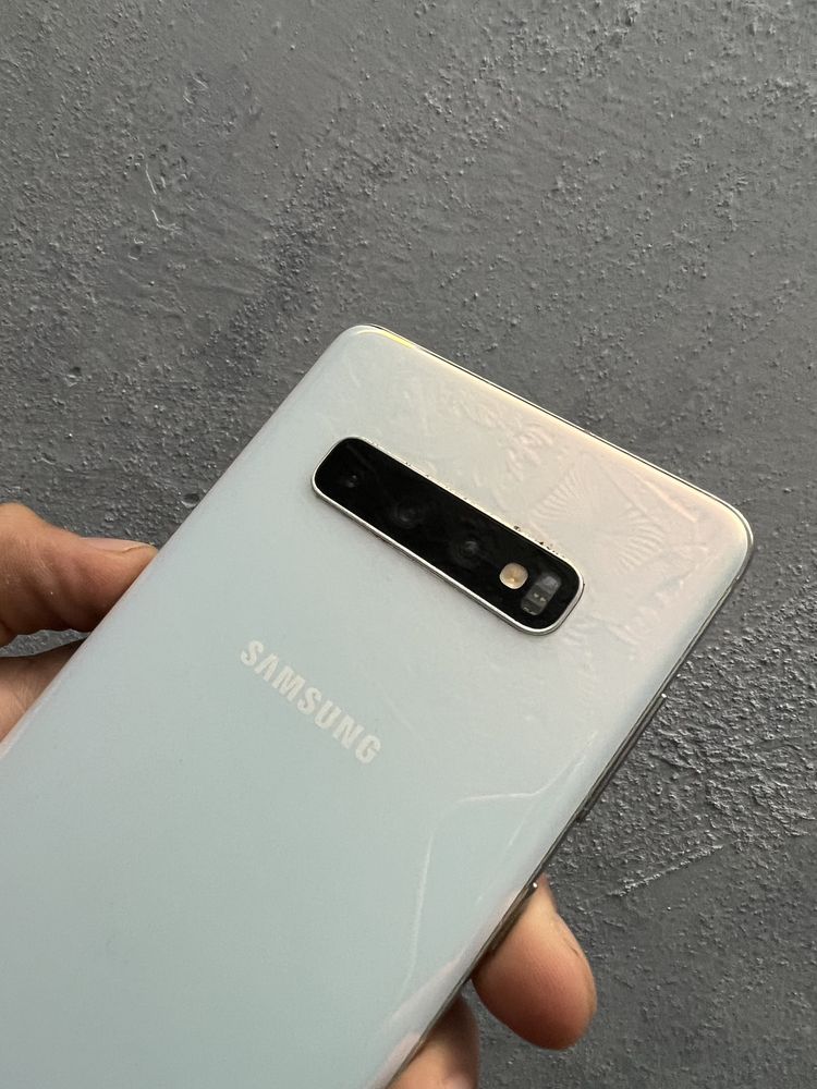 Samsung S10 Plus blue битый