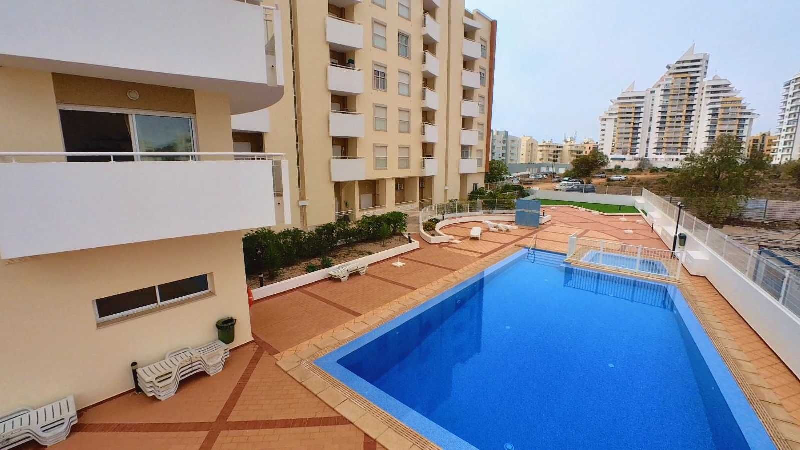 Oportunidade! T1 com piscina, numa zona calma…