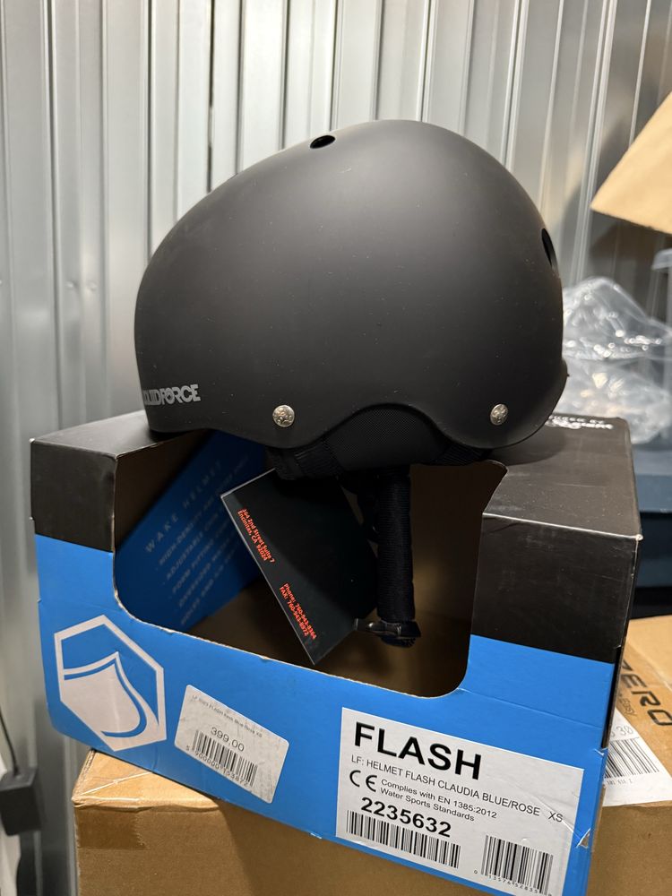 Kask Liquid Force Flash blackout XS