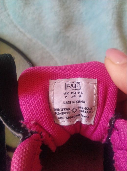 кроссовки на девочку р 24