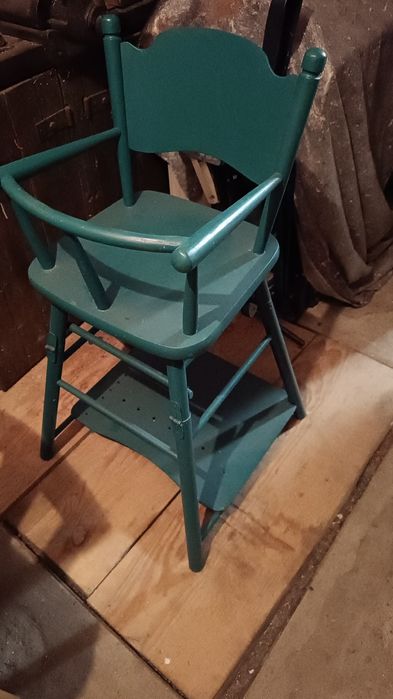 Drewniane krzesełko dziecięce składane