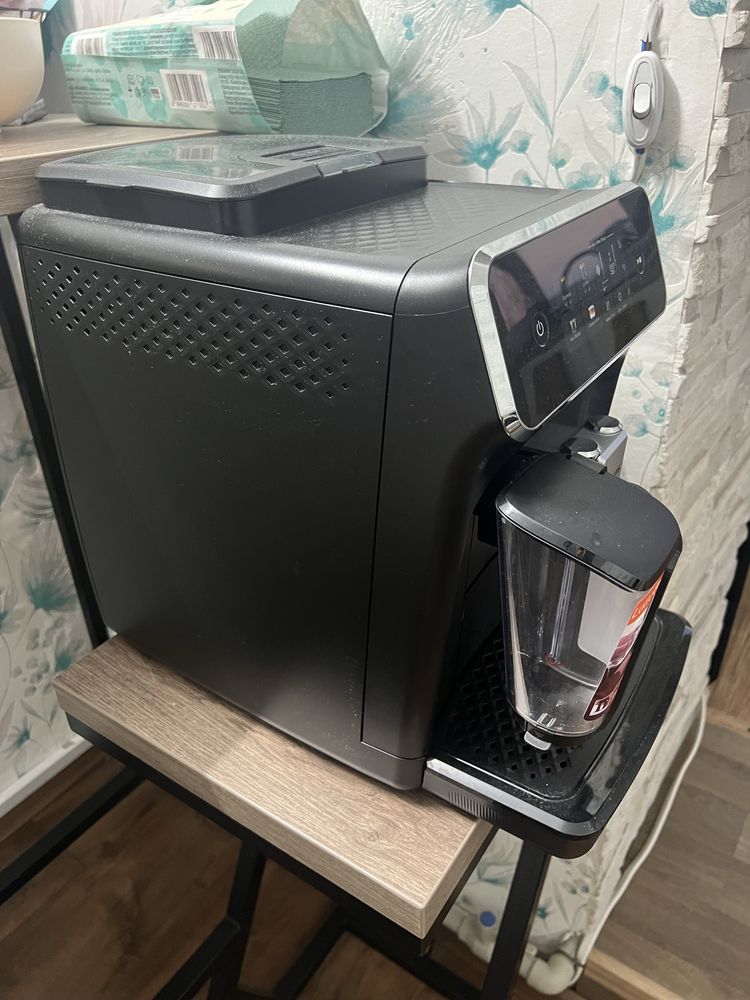 Кавомашина/Кофемашина PHILIPS Series 2300 EP2330/10