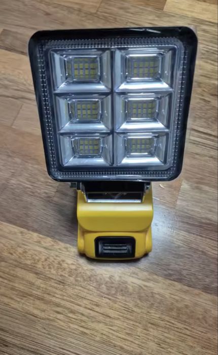 Прожектор лампа освещения павербанк на dewalt акуму новий якісний ліхт