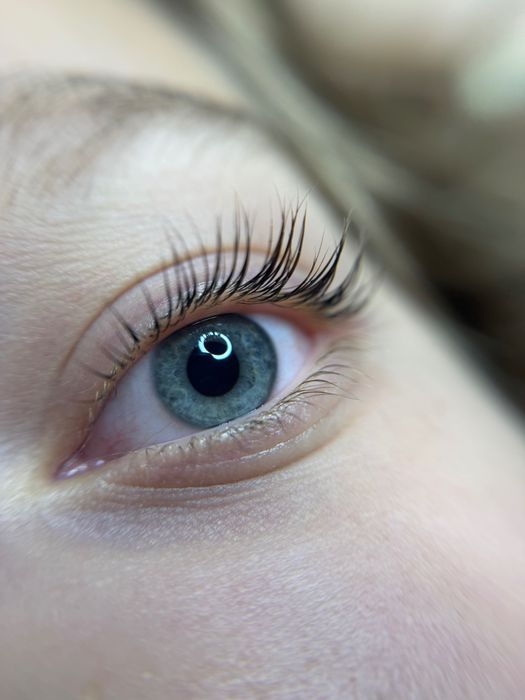 модель на ламінування вій