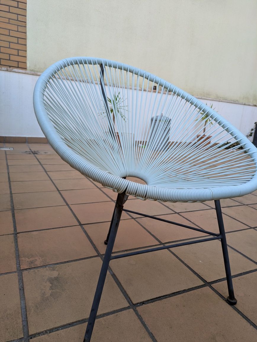 Conjunto cadeiras e mesa em rattan