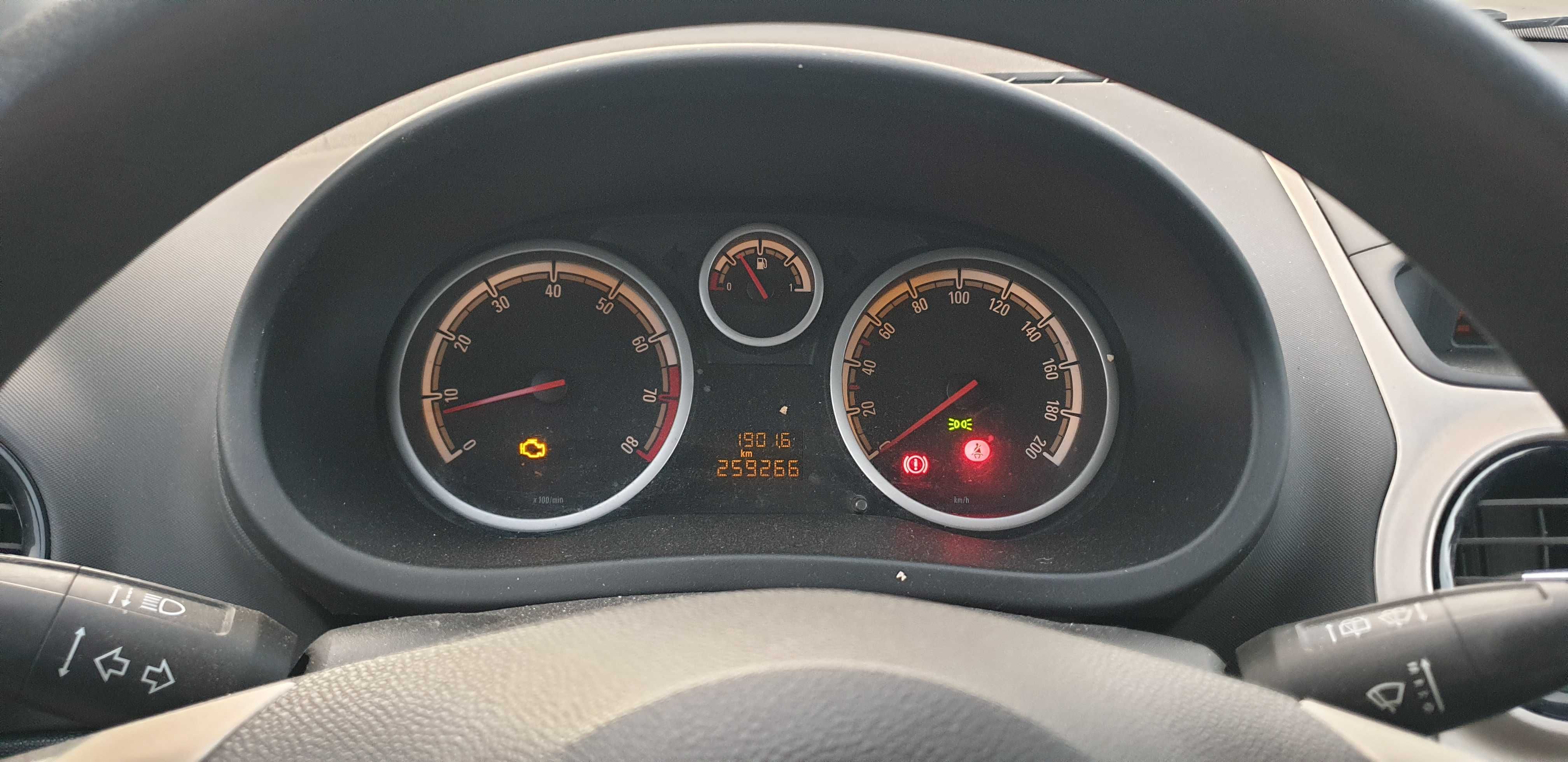 Opel Corsa D 1.2  Auto idealne na dojazd do pracy