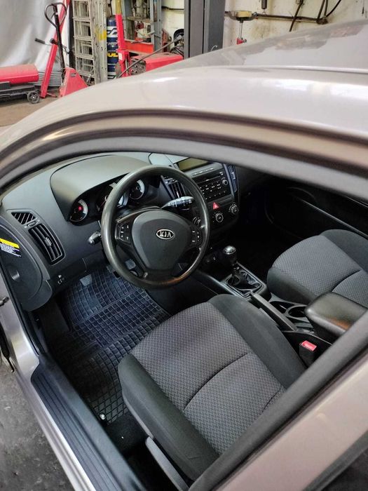 KIA Ceed 1.6 benzyna + LPG, wymieniony silnik, przebieg 155tys. km.