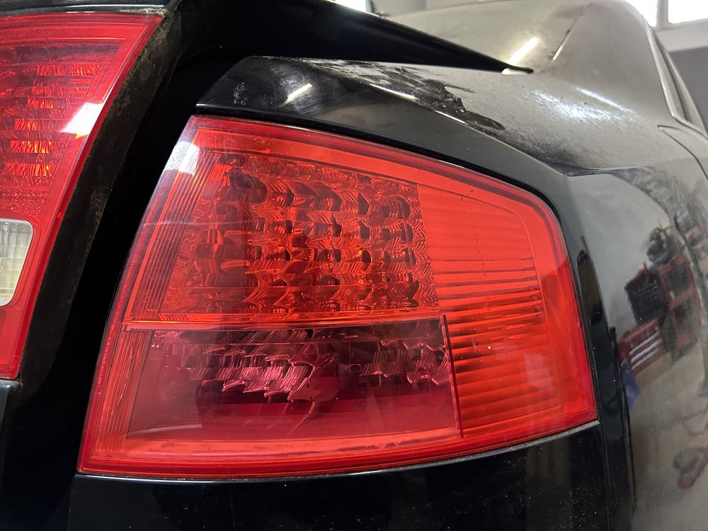 Audi a8d3 lift lampy tylne bez wkładów 4szt