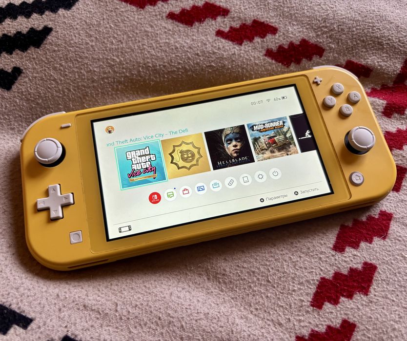Nintendo Switch Lite 32 + 32