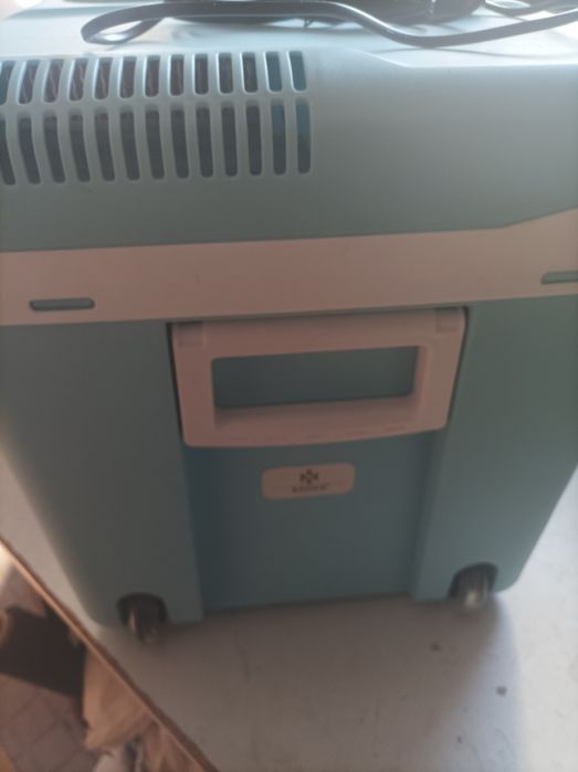 lodówka turystyczna 40 l na kolkach