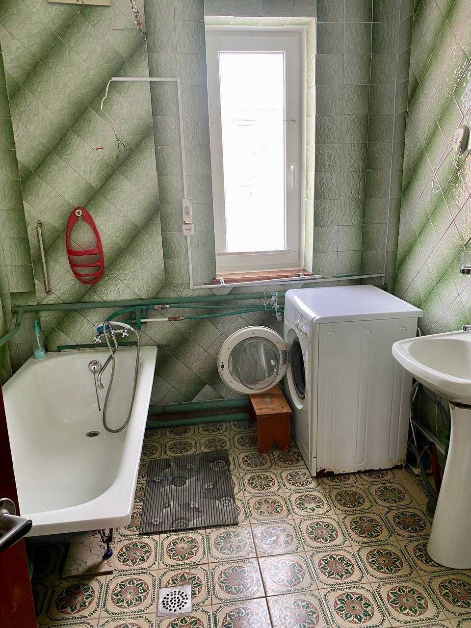 Продаж власного  2-поверхового будинку . Артема, біля 13 школи