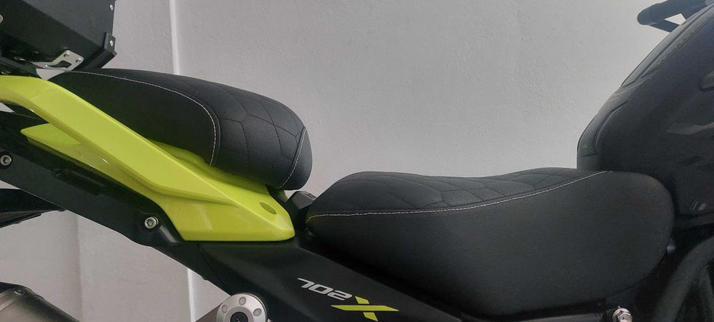 Bancos conforto benelli trk702. Troca.