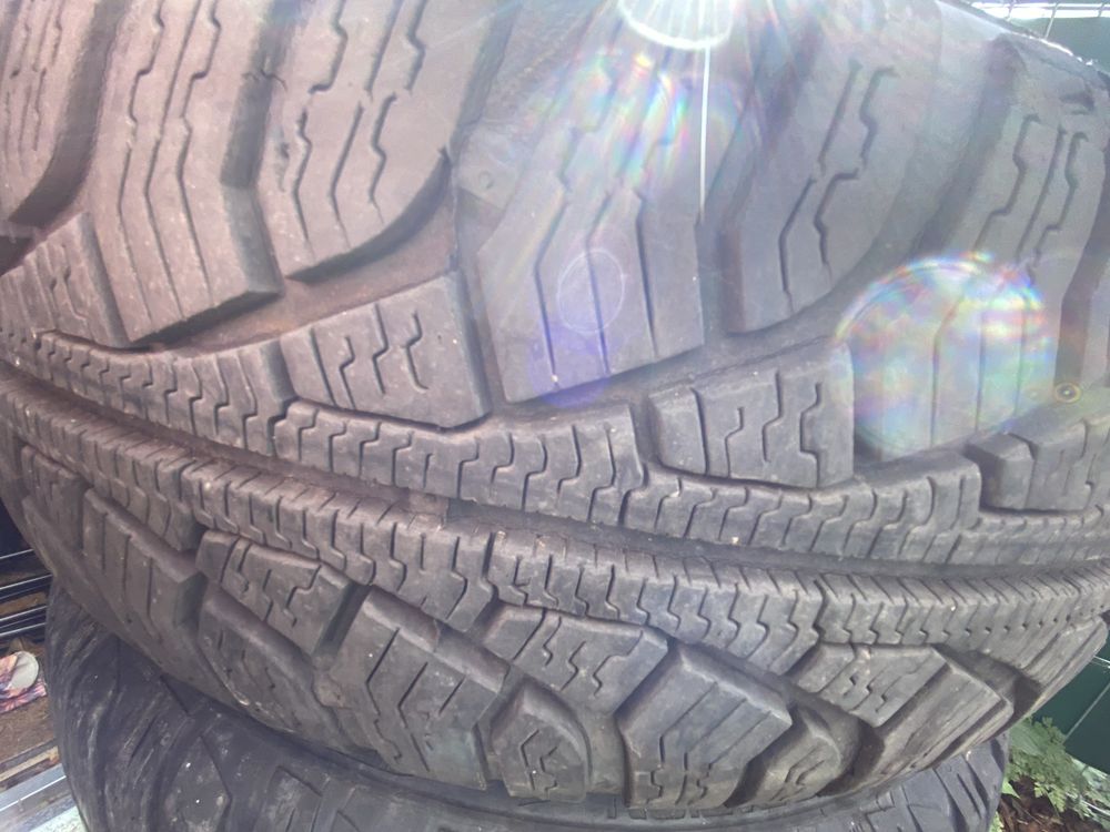Komplet opon zimowych na kołach stalowych 195/65 R 15 T