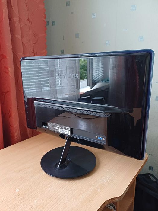 Монитор Philips 21.5 дюймов