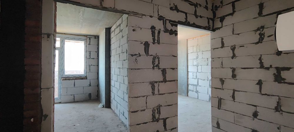 Продається однокімнатна квартира в новобудові.Цегляний будинок.