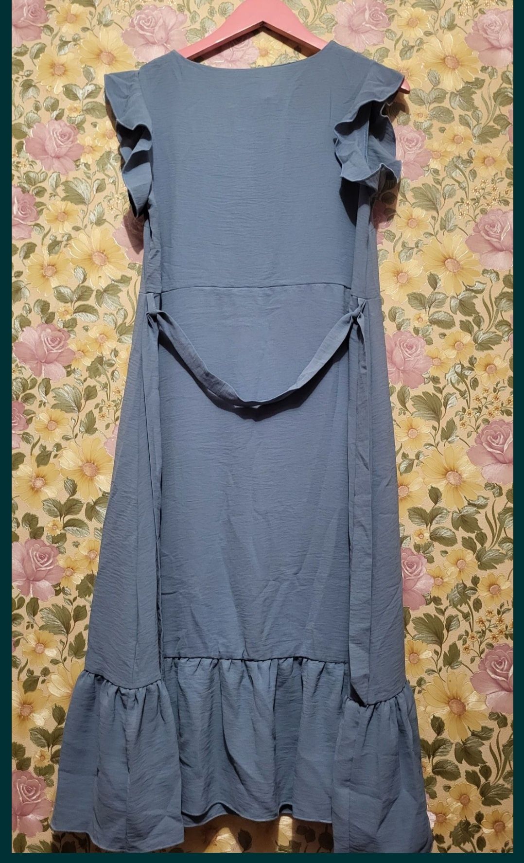 Платье с воланом и поясом.имитация пуговиц XL