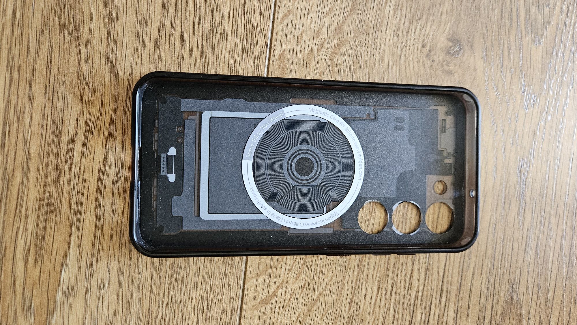 Spigen Galaxy Edition ZeroOne do  Samsunga Galaxy S23 - Ideał