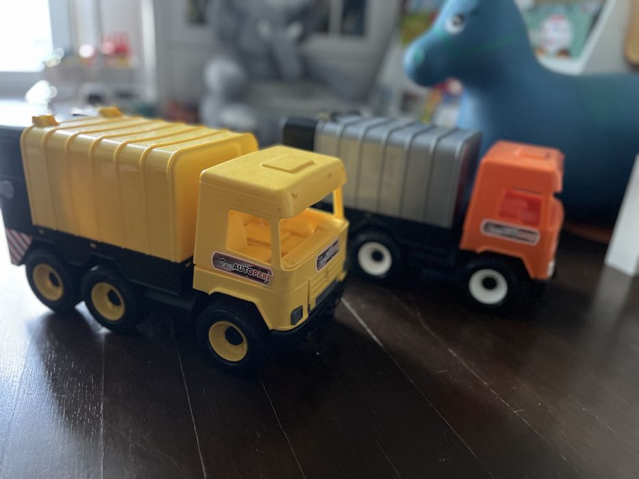 Сміттєвоз машина tigres autopark