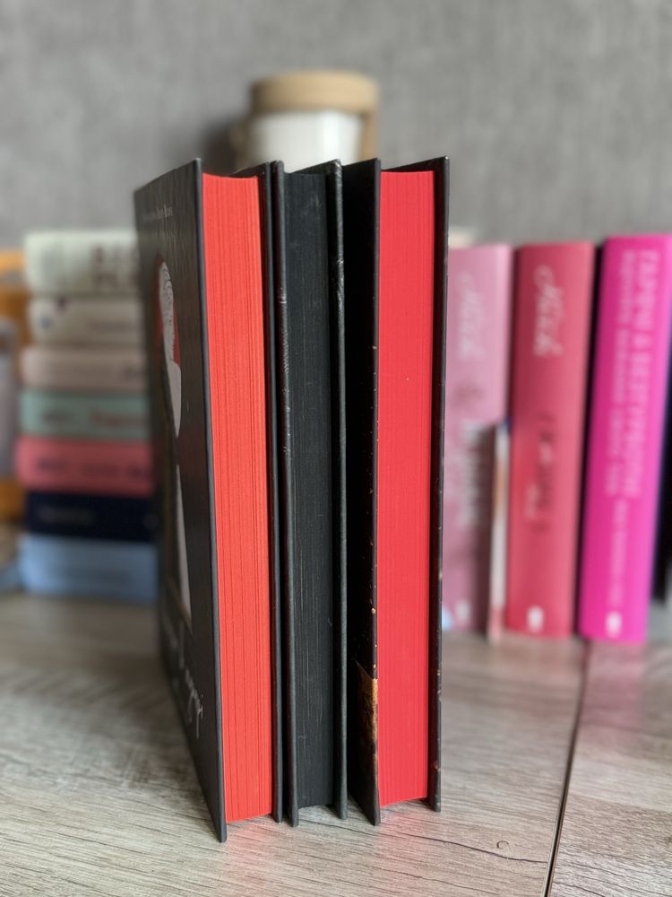 книги через гріх я воскресаю/король неверленду/венера в хутрі