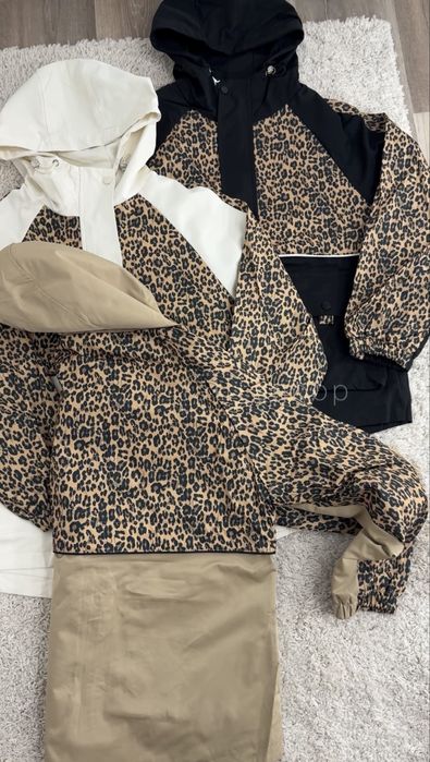 Жіноча вітровка з лео принтом