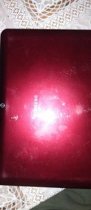 Планшет Самсунг красный