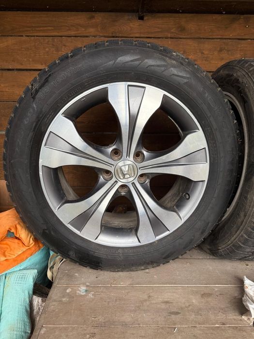 Диски оригінальні легкосплавні Honda R18 та гума зимова (шипована) ни