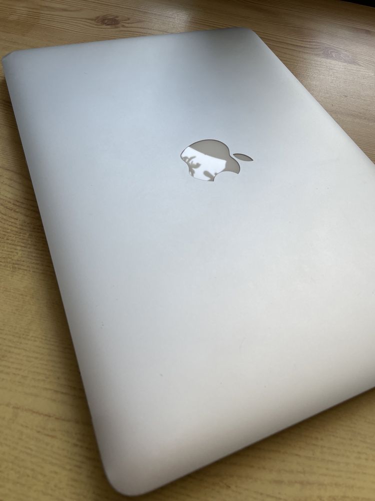 MacBook Air 13 /i5/4gb/128gb