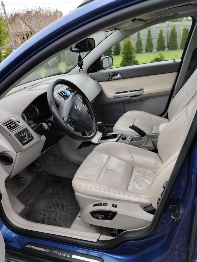Sprzedam V50 2.0d.