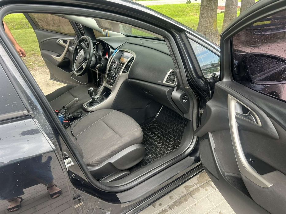 Опель Астра j 1.3 tdi