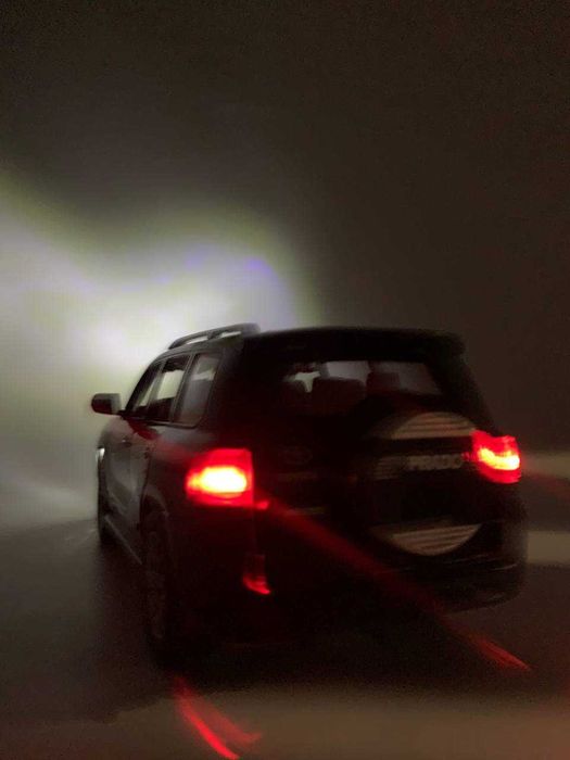 Металева Колекційна модель 1:24 Toyota Prado з підсвіткою фар, звуком