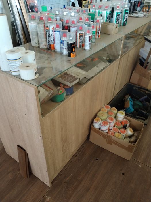 Прилавок вітрина стелаж стенд торгове обладнання в магазин чи офіс