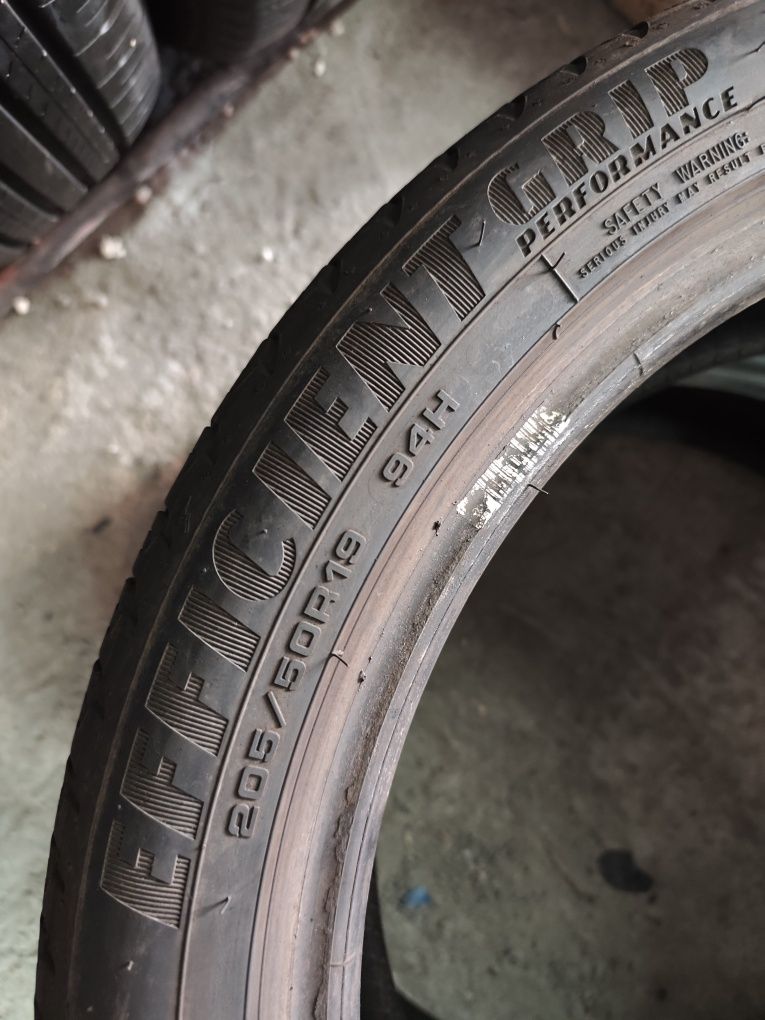 Pneus 205/50r19 Good Year Efficient Grip Performance com 75% piso