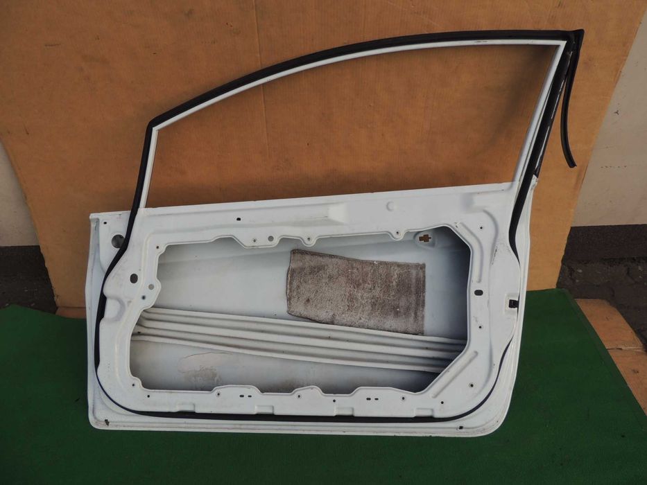 Drzwi przód przednie prawe Ford Fiesta MK7 3D 08,09,10,11,12,13,14-17