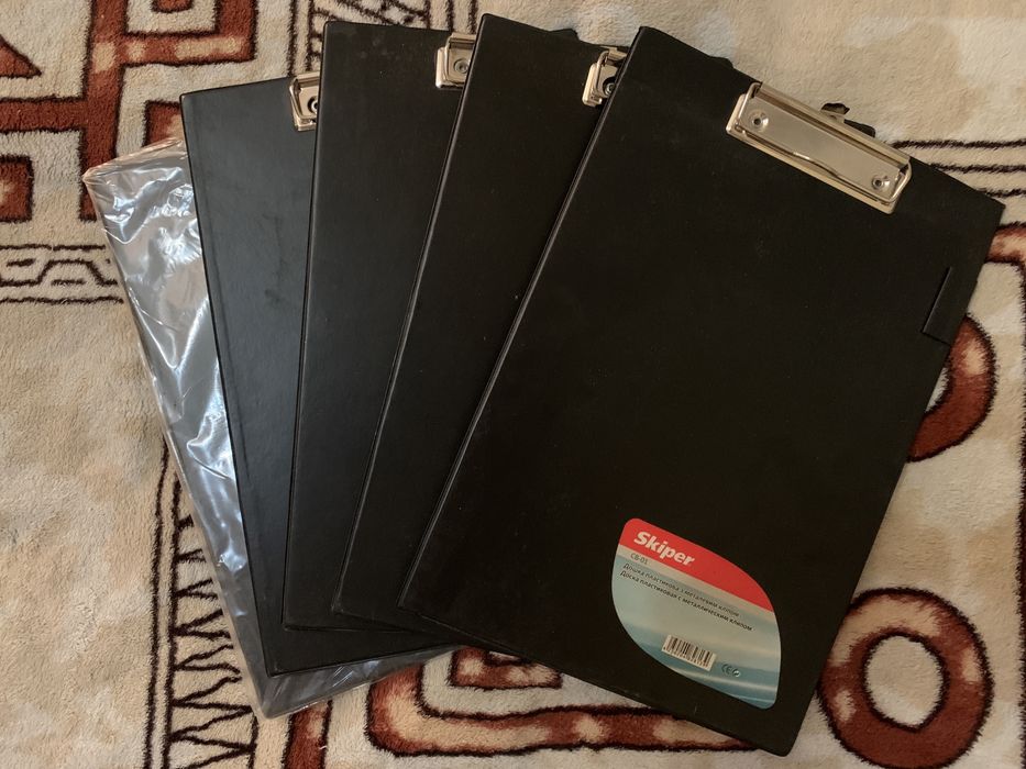 5 канцелярських планшетів