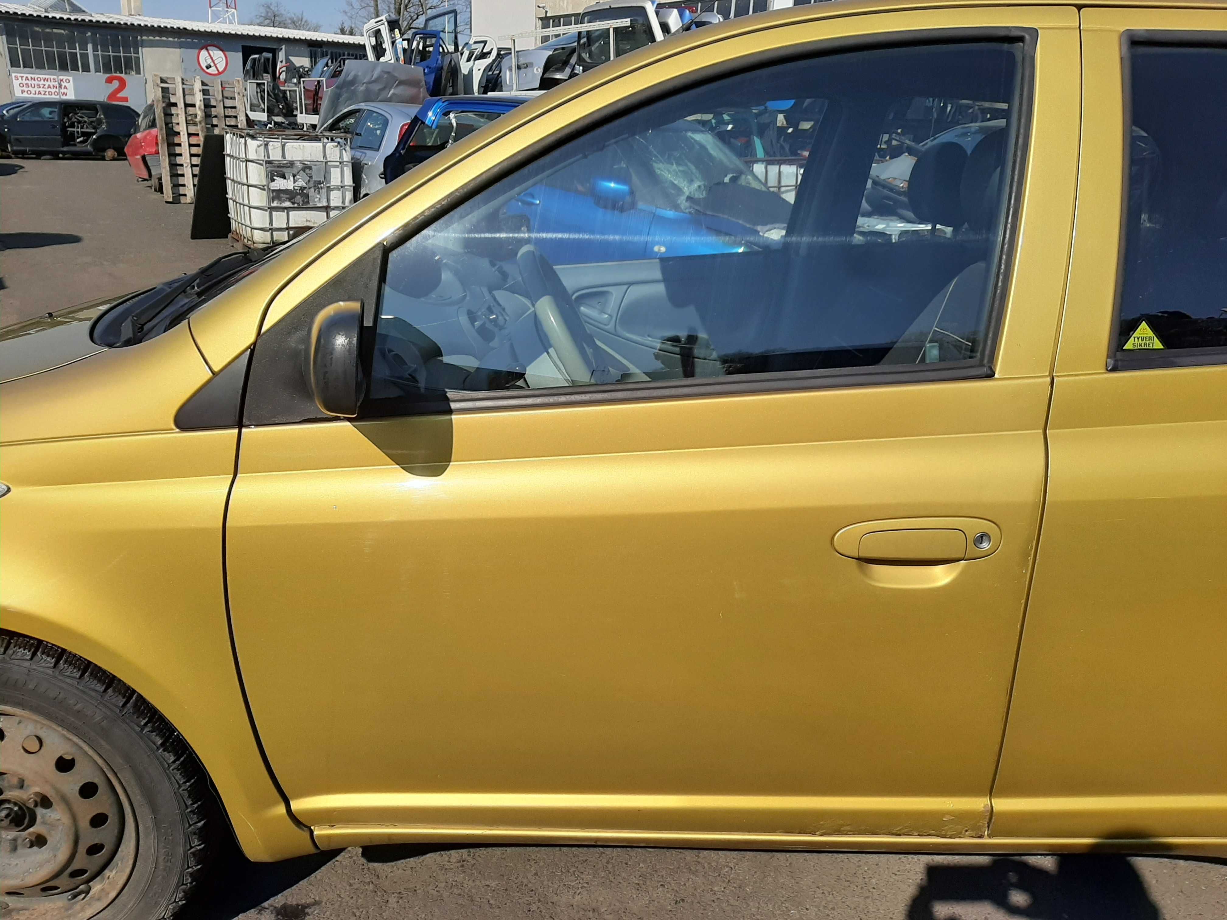 Toyota Yaris I 1.0VVT-i 5D 2000r.
Lusterko zewnętrzne lewe