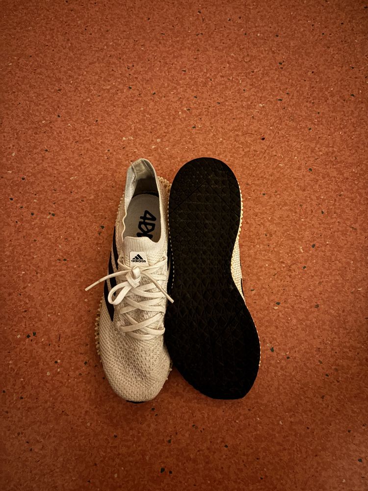 Adidas 4d  em boas condições