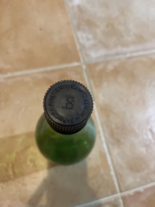 Garrafeira e garrafas