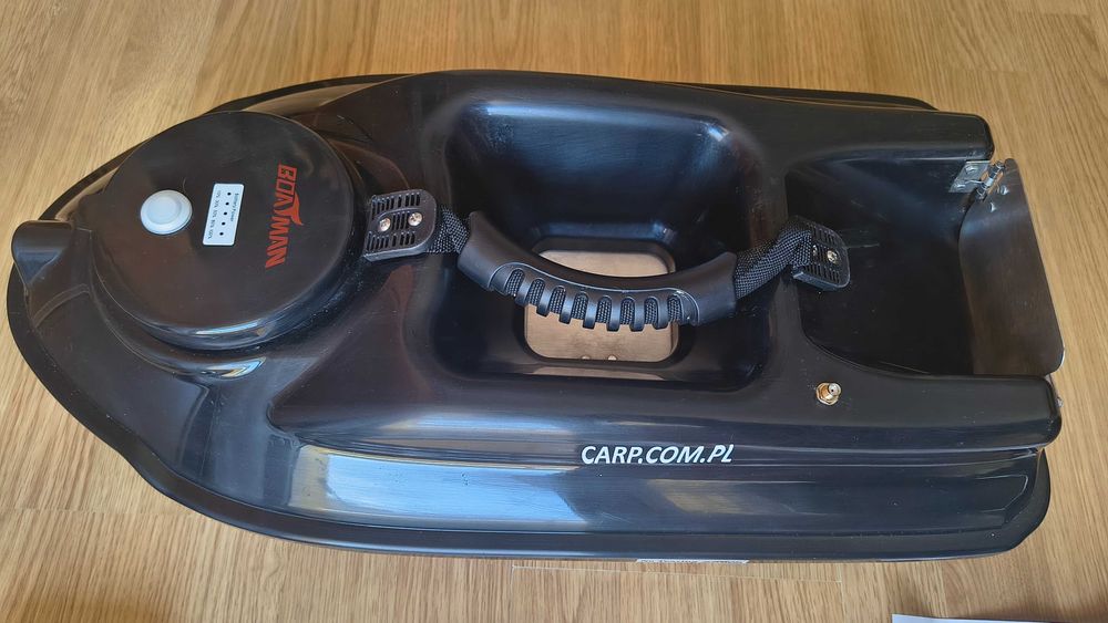 Łódka zanętowa Boatman Actor PRO - GPS SONAR PILOT, na Gwarancji