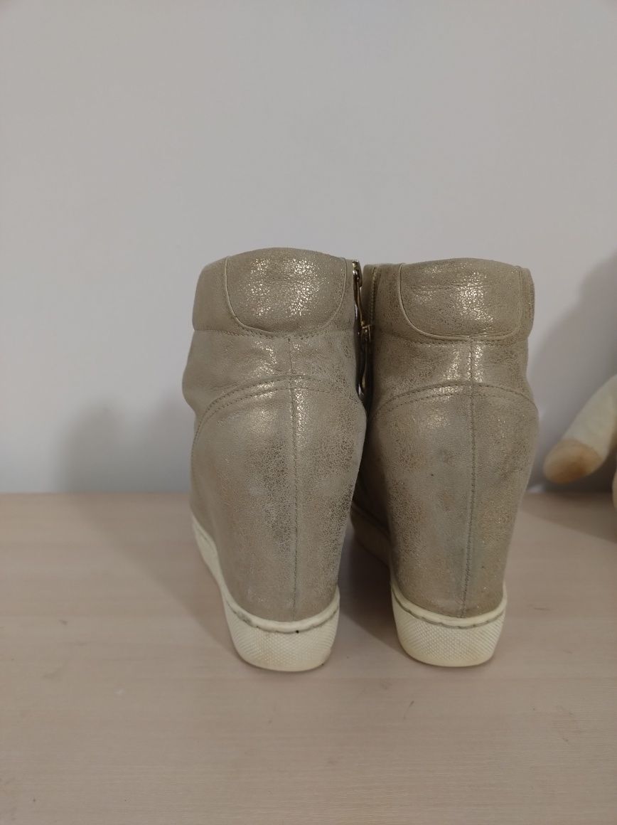Buty, botki 39 Carinii