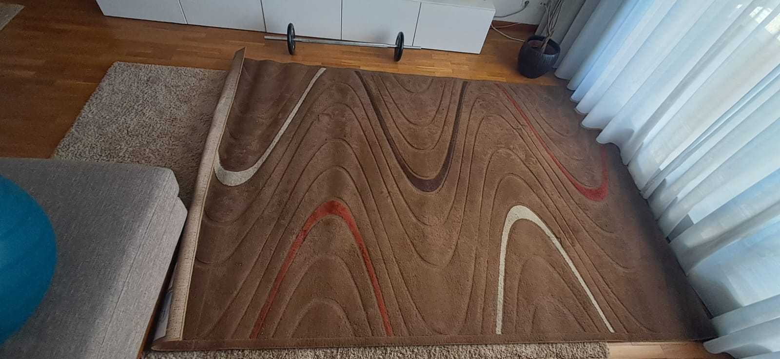 Tapete 200x280 pelo curto castanho com padrão