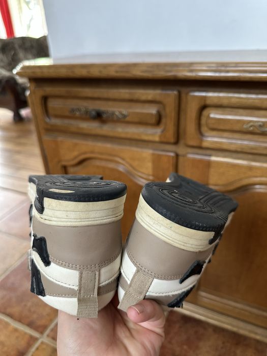 Ботинки зимнии утеплённые  на байке 36 размер