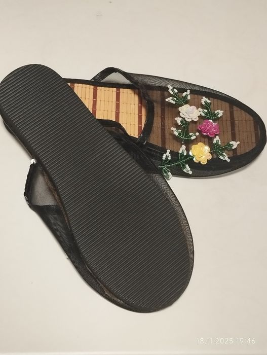 Комнатные тапочки