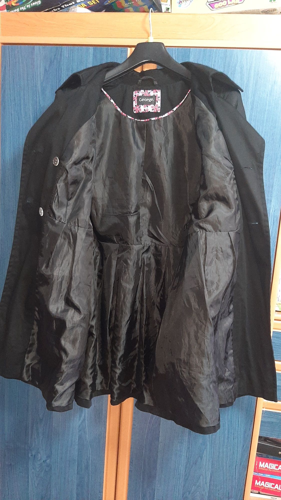 Плащ тренч George 46/3XL/54 в очень хорошем состоянии 

Котоновый плащ